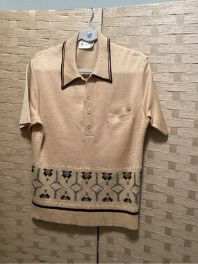 Vintage Golden Beige Men's Polo Shirt with Geometric Trim